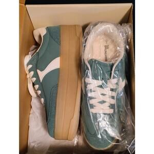 Women's No Boundaries Platform Sports Sneakers